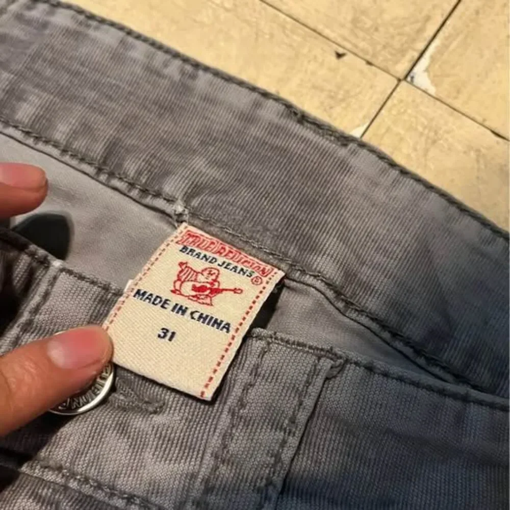 True religion men’s gray straight leg pants size 32x32